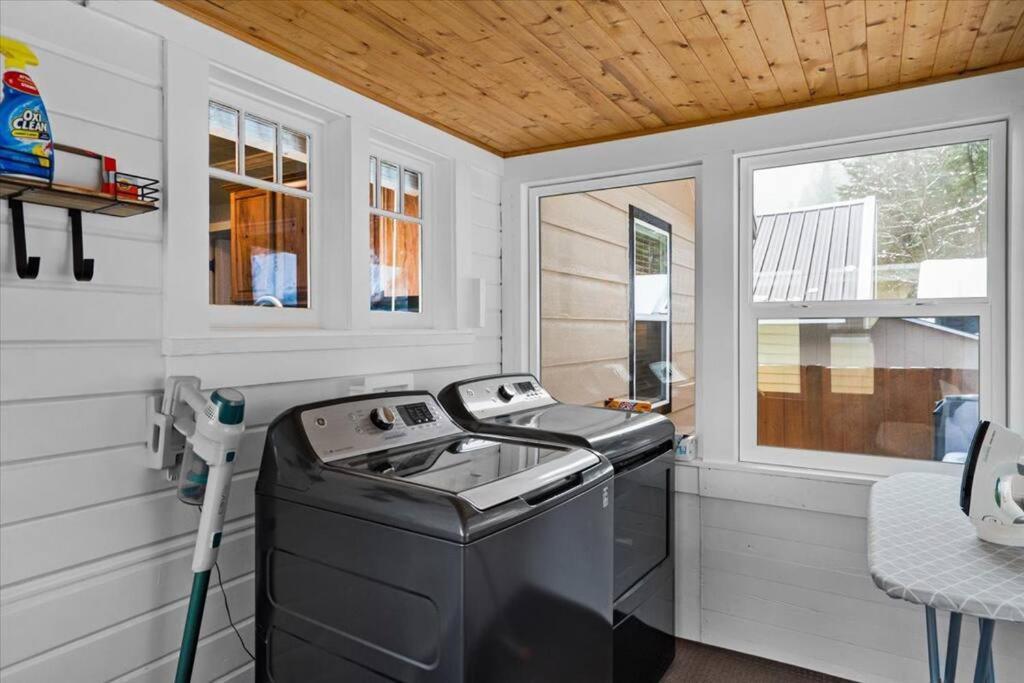 Close To Hiawatha Tr And Biking With Hot Tub Wallace Exterior foto